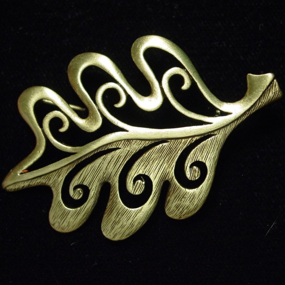 COPY - 🌸 3/$12 🐝 ‘Abstract Leaf' Pin Brooch